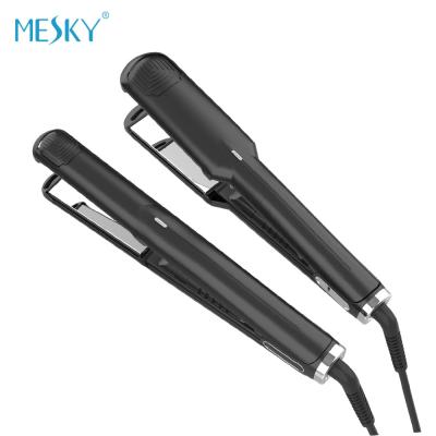 China Titanium Hair Straightener Iron 470 Degree MCH High Temperature for sale