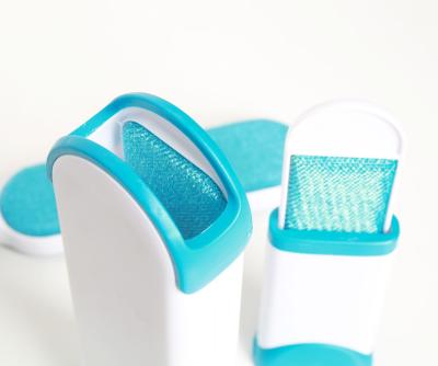 China Sustainable Portable and Reusable Hair Removal Brush for Cleaning Carpets for Cats, Dogs and Pets for sale