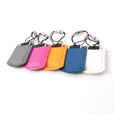 中国 Custom Logo Supported Leather USB Flash Drive With 20MB/S Reading Speed 販売のため