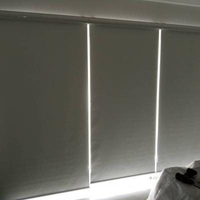 China Office Sunscreen Environmental Fabric Customized Manual Roller Blinds For Window for sale