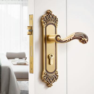 China Vintage Door Material White Wood Latch Key For Locking Bedroom Ineer Interior Door Handle Lock for sale