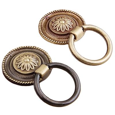 China Eco - Friendly Antique Bronze Cast Iron Furniture Hardware Brass Sideboard Knobs for sale