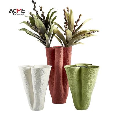 China Art Deco Personalized Design Home Decor Flower Ceramic Vases Unique Indoor Ornament Vases Wedding Centerpiece for sale