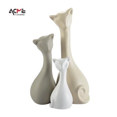 China Nordic Home Decor Ceramic Cat Figurine China Decor Statue Cabinet Ornament Abstract Porcelain Animal Crafts for sale