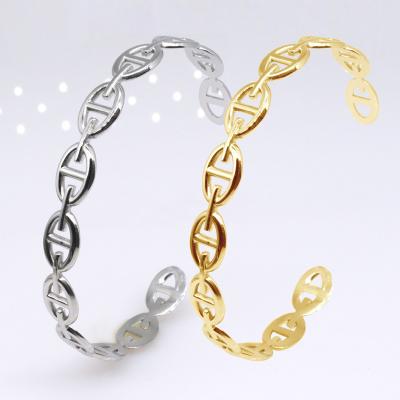 China CLASSIC Vintage Hollow Jewelry Lovers Bracelet Oil Pressure Stainless Steel Bracelet for sale