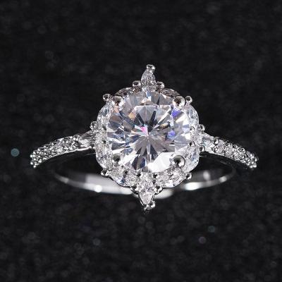 China 2020 Romantic New Ring Exquisite Lady Big Cubic Zircon Diamond Ring Classic Four Prong CZ White Silver Ring for sale