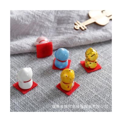 China Japanese diverse goods best-selling cartoon ornaments ceramic lucky jufu safety environmental protection chopstick holder decoration for sale