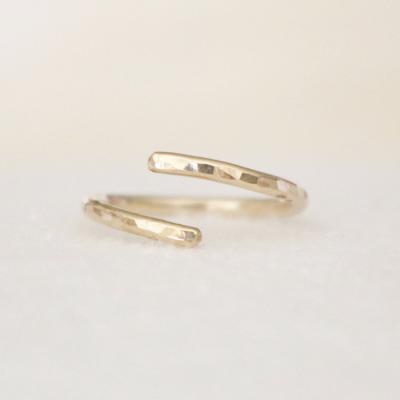 China Stainless Steel Drop Ring Gold Hammered Jewelry Ring Women for sale