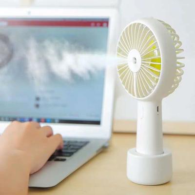 China 2021 Amazon Best Selling New Product Wholesale Lowest Noise Electric Portable Hand Fan Mini USB Rechargeable Fan with Humidifier for sale