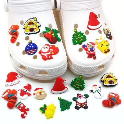 China Wholesale Custom PVC Santa Claus Christmas Shoe Hoop Charm Christmas Day Shoe Buckle Shoe Decoration Charms Customized 100 Pcs for sale