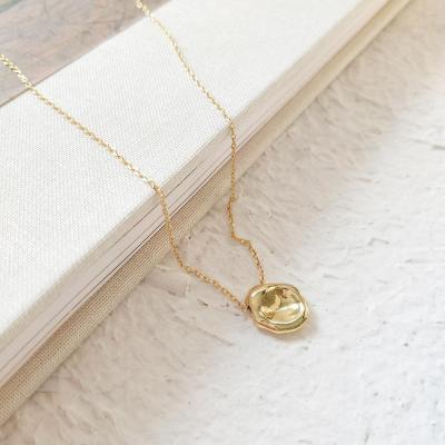 China Small Hammered Pendant Necklace 925 Sterling Sliver Small Hammered Coin Necklaces For Women Gold Color Disc Pendant Necklace Minimalist Jewelry Layered Chokers for sale