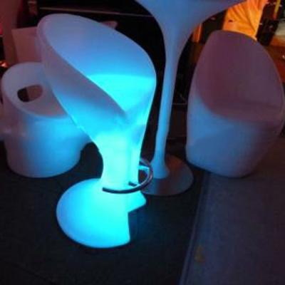 China Bar / Garden / Hotel / Nightclub / Party / KTV Rechargeable LED Lighting Furniture Color Changing Waterproof Led Plastic Bar Chair for sale