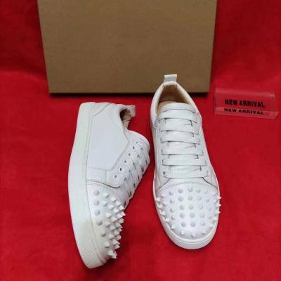 China Walking Outdoor Shoes High Quality Fashion Casual Luxury Sneaker Shoes Designer Cool Rivet Famous Brands Red Bottom Lace Up Running Men's Sneakers for sale