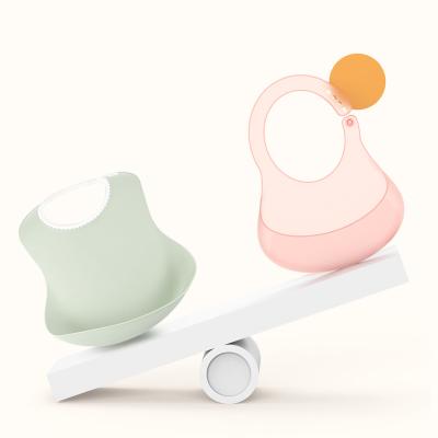 China 2022 New Wholesale Customized Washable Food Grade Silicone Baby Waterproof Thin Bibs For Kids for sale