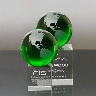 China Wholesale Custom Europe K9 Crystal Globe With 3D Green Laser Engraved Crystal Cube Base Globe Trophy Awards for sale