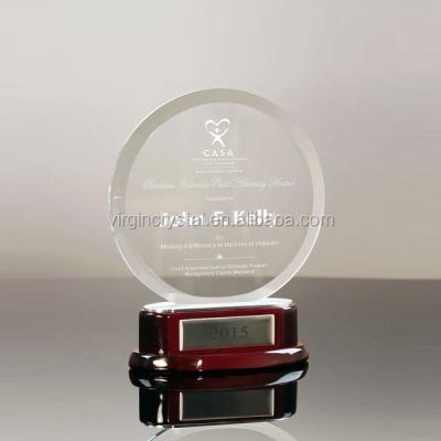 China Interesting Europe Laser Engraved Glass Dome Awards Plaque With Wooden Base As School Dedication Awards for sale