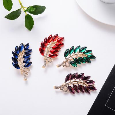 China Wholesale Western Style Quality Brooch Rhinestone Brooch Pins Mixed Spell Women Wedding Jewelry Flower Shaped Brooch for sale