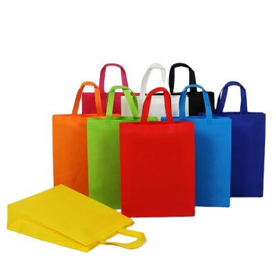 China Eco - Friendly Bolsa No Tejida Compras Promocional Regalo Solid Color Machine Made Non Woven Bag for sale