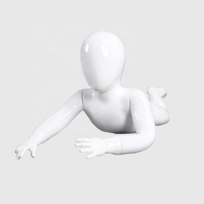 China Faceless Ivory White Full Body Fiberglass Newborn Baby Crawling Mannequin for sale