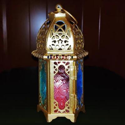 China 2022 Luxury Elegant Etching Lighting New Islamic Muslim Candle Ramadan Lantern Linterna Crafts Eid Mubarak Lampasi Home Decor Metal for sale