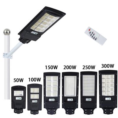 China Commercial HIGHWAY 100w 150w 200w 300w 400w 1000w road road all in one integrated led waterproof outdoor solar street light with pole for sale