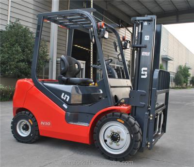 China IC Small Diesel Engine Forklift Internal Combustion Forklift 1.5 Ton 920*120*35mm for sale