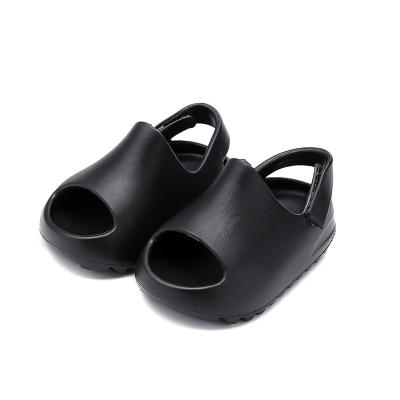 China Round 2022 high quality beach water shoes light weight sandals slippers for boys girls children for sale