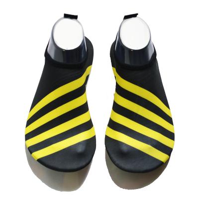 China 2022 Soft Bottom Non-slip Swimming Shoes Men's Soft Bottom Beach Sport Equipment Snorkeling Beach Shoes Women's Water Proof Diving Shoes for sale