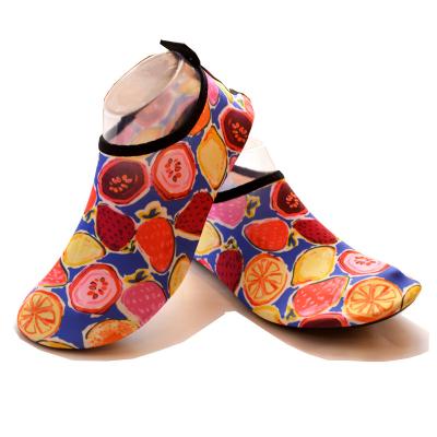 China Fashion Trend Foldable Water Shoes Beach Shoes For Women Kids Shoes Custom Swimming Waterproof Socks for sale