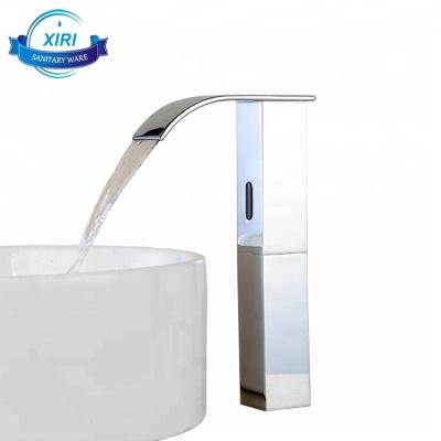 China Brass Tall Sensor Taps Automatic Sense Faucets Mixers Automatic Touchless Basin Faucets S8200 for sale