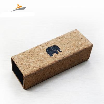 China Custom Wholesale Recyclable Luxury Logo Eco-Friendly Paper Packaging Folding Magnetic Gift Box For Eyewear Stationery for sale