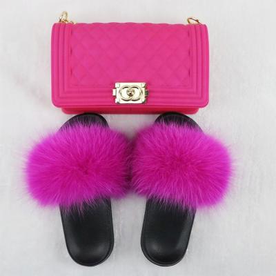 China Luxury Fluffy Rainbow Colorful Best Match Jelly Fox Fur Slippers Set Anti-Slippery And Shoulder Purse Chain Bags for sale