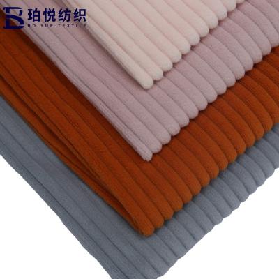 China 220G Polyester Velvet Corduroy Fabric Anti Pill For Garment Customized Color Te koop