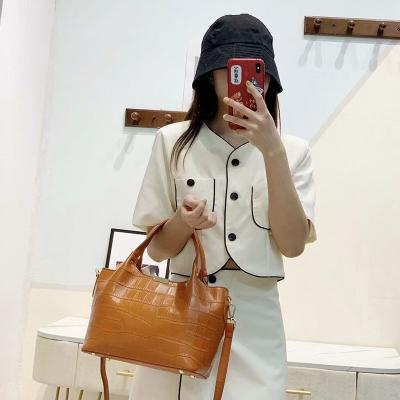 China New Design Luxury GENUINE LEATHER Lady Bag Handbag Crossbody Woman Saddle Bag Large Genuine Leather Cross - Body for sale