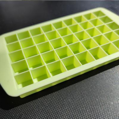 China Stocked Ice Cube Tray With Lid Silicone Ice Cube Molds 45 Ice Box for sale