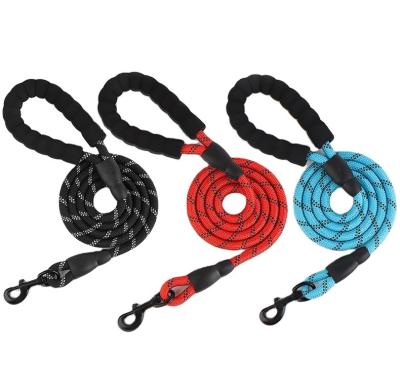 China New Thoughtful Pet Supplies Round Nylon Dog Traction Rope Thoughtful Nylon Dog Traction Dog Walking Chain for sale