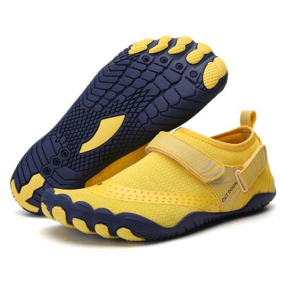 China New Arrival Lightweight Mesh Beach Shoes Fast Drying Autumn Water Sport Shoes for sale