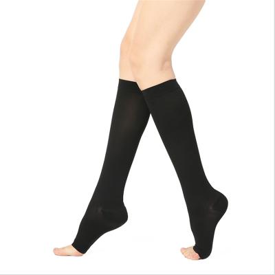 China 10-20mmHg Rehabilitation Compression Socks Calf Compression Support Breathable Medical Socks For Varicose Vein for sale