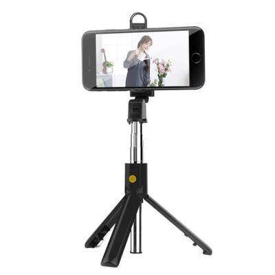 China 2020 High Quality Digital Camera Small Time Limited 360 Rotation Flexi Selfie Stick for sale