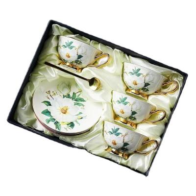 China Conjunto de tazas de café europeas de porcelana de hueso Taza de té de flores Cerámica para escenarios de uso chic en venta