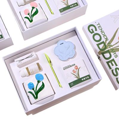 China Celebrate Women's Day with the Perfect Gift Creative Flower Aromatherapy Candle Gift Box for sale