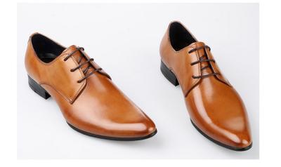 China Pernas pontiagudas vestido de casamento masculino sapatos amarelo renda para cima sapatos Oxford feitos à mão à venda