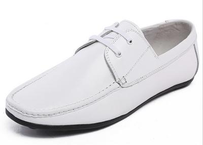 China Witte koeienleer, zakelijke schoenen, originele design, moderne mannen slip-on loafers. Te koop