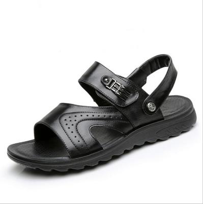 China Flat handgemaakte lederen sandalen Mensen Leisure Zwarte strand sandalen met lederen bovendeel Te koop