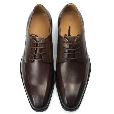 Chine Couleur brune Hommes en cuir chaussures décontractées Talons bas Chaussures Hauteur Affaires d'affaires Style à vendre