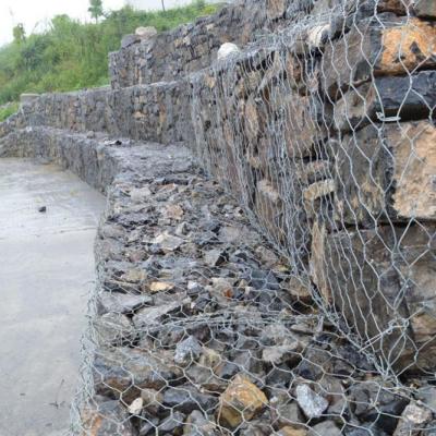 China Gabion factory supplies plastic-coated woven mesh woven gabion filling stone for sale