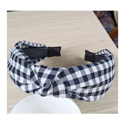 China Fashion factory wholesale women hair buffalo plaid accessory fabric knotted headbands for sale