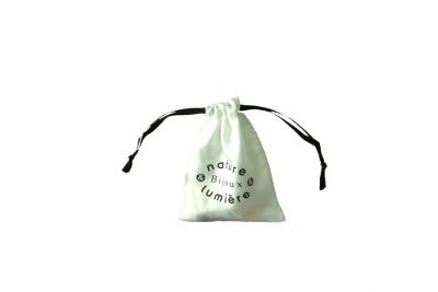 China Attractive White Packaging Bags For Wedding Gift , Style Modeling Novel for sale