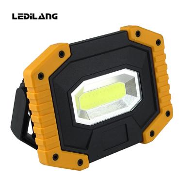 China Hot Sale Plastic Cob Lamp Usb Size Rechargeable Power Working Outdoor Light For Camping for sale