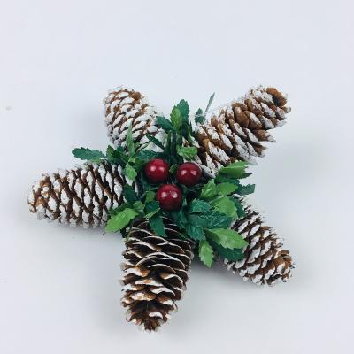 China Pine cones Christmas decoration made of natural pine cones with artificial Christmas pine cones snowflakes and red berries for sale